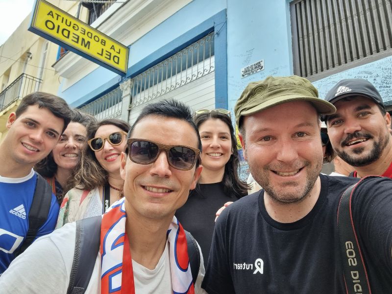 Grupo durante el viaje a Cuba alternativo