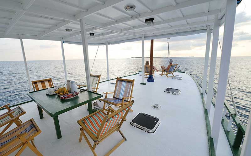maldivas cubierta barco viaje