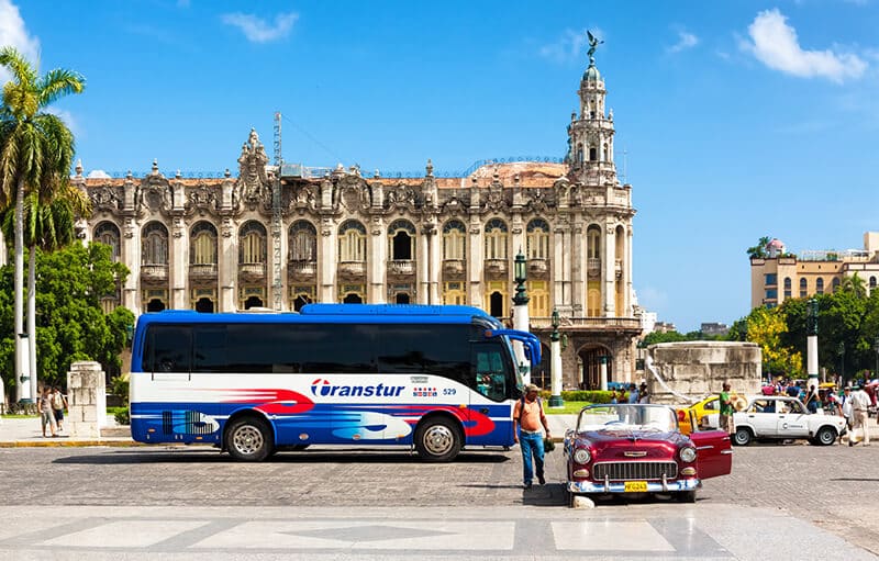 como moverte por cuba autobus